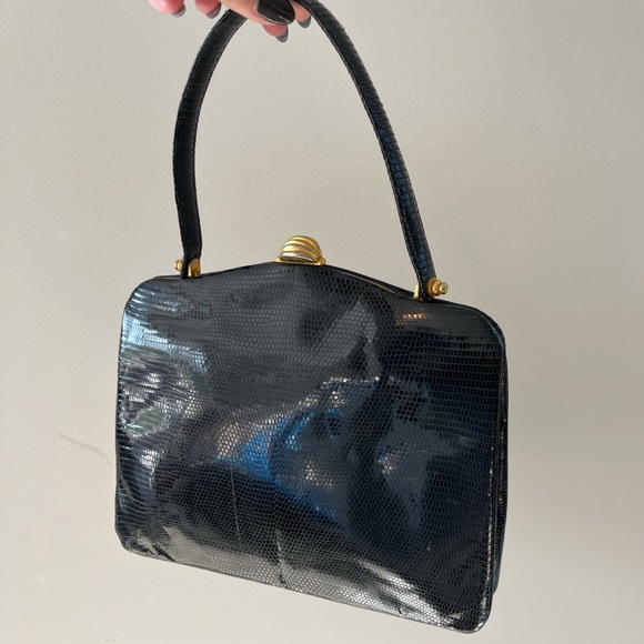 Elegant Vintage Black Eelskin Kisslock Leather Handbag - Picture 1 of 11